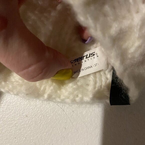 White Squall Hat Chunky Knit Beanie One Size, NEW, Seirus Cable Knit Winter Hat - Picture 3 of 5